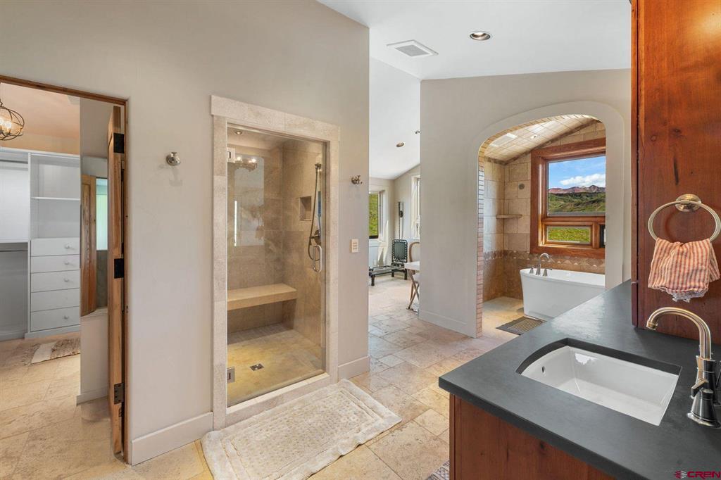 5 Glacier Lily Way Property Photo 17