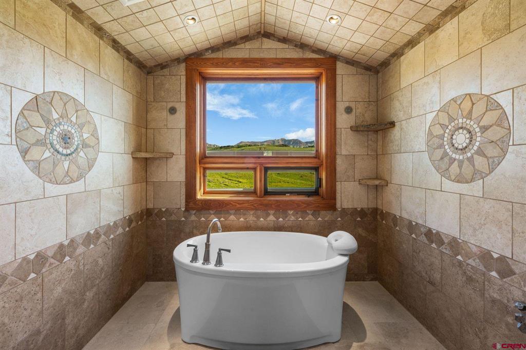 5 Glacier Lily Way Property Photo 18