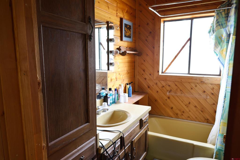 700 N Gunnison Avenue Property Photo 3