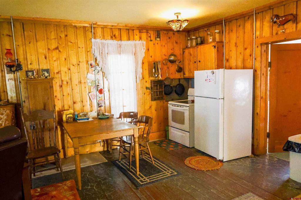 530 N Gunnison Avenue Property Photo 6