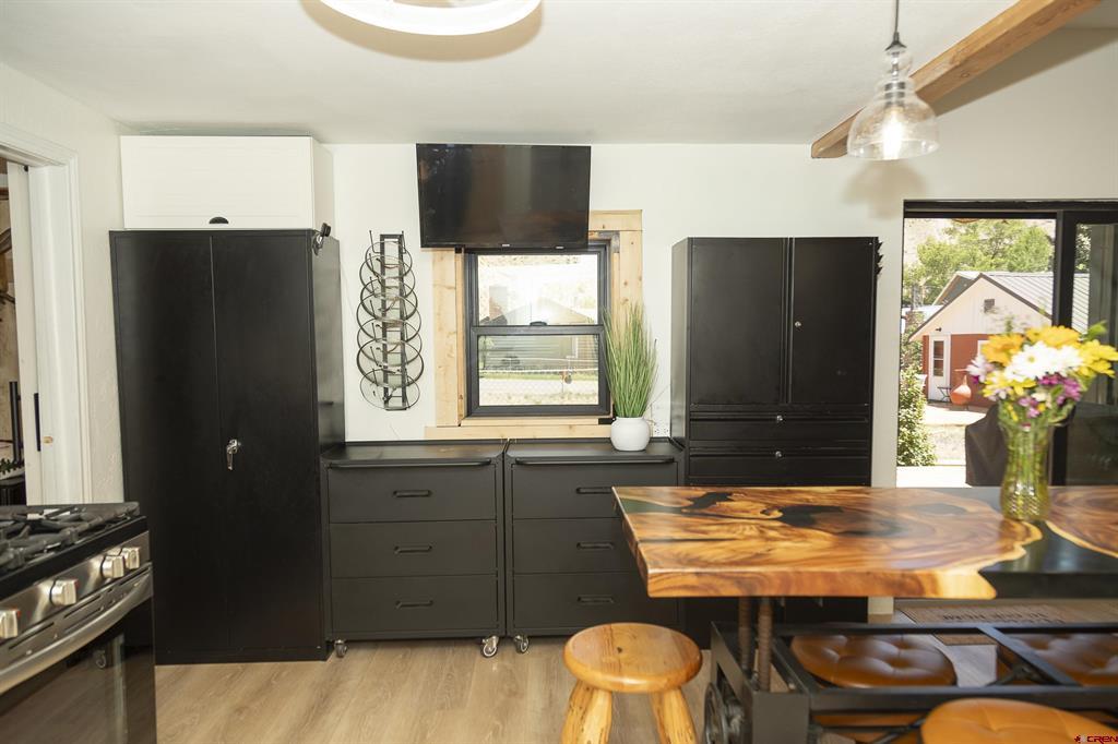 112 E First Street Property Photo 8