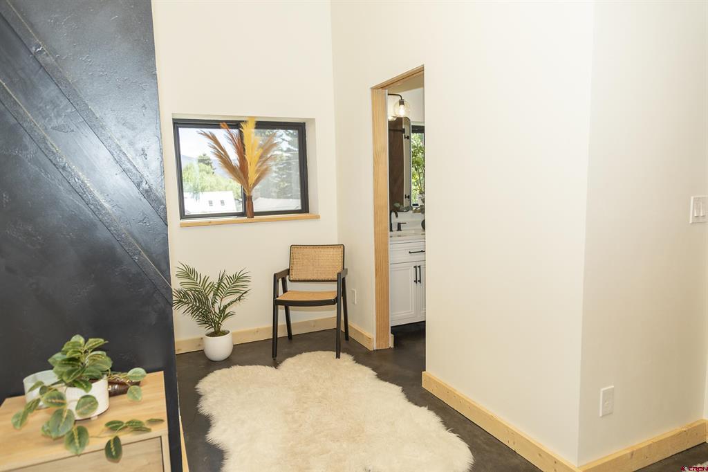 112 E First Street Property Photo 21