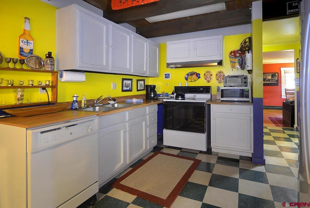 400 & 402 Sopris Avenue Property Photo 22