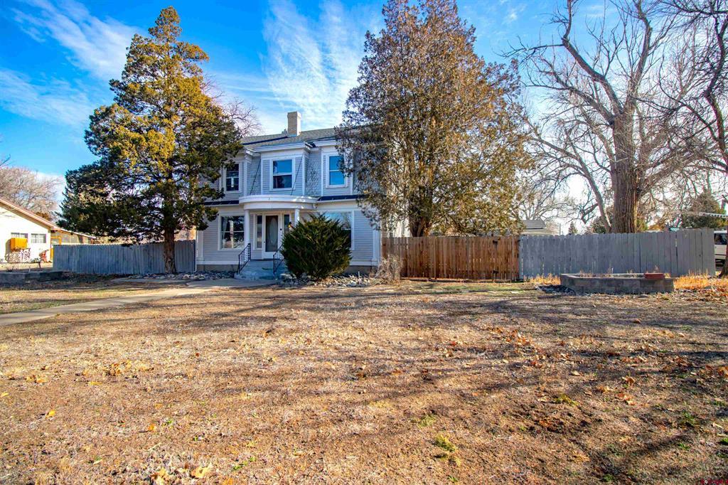 750 Leon Street Property Photo 6