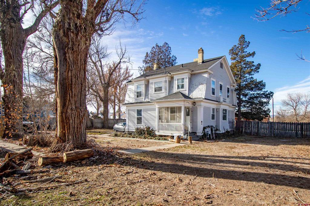 750 Leon Street Property Photo 7