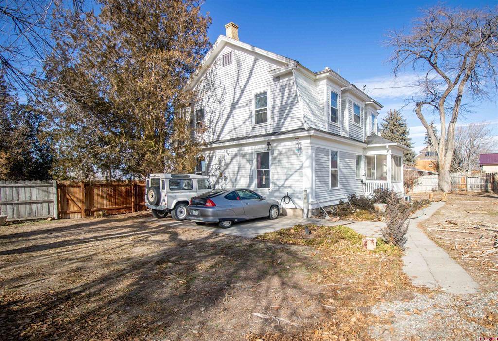 750 Leon Street Property Photo 8
