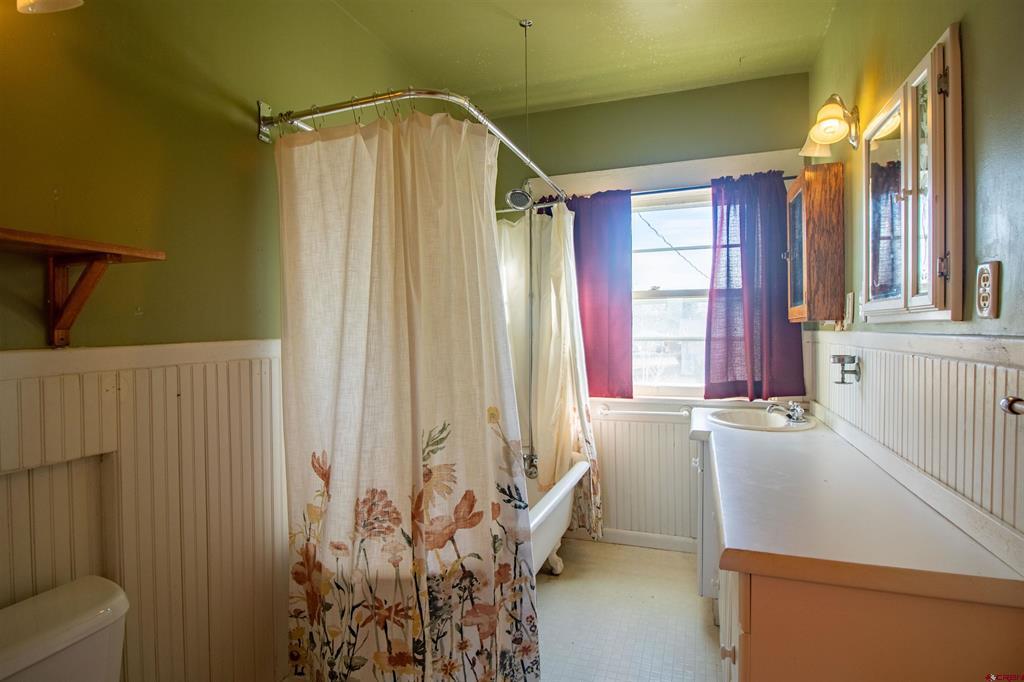 750 Leon Street Property Photo 28