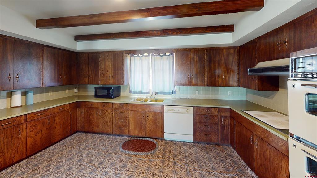 410 Smith Street Property Photo 9