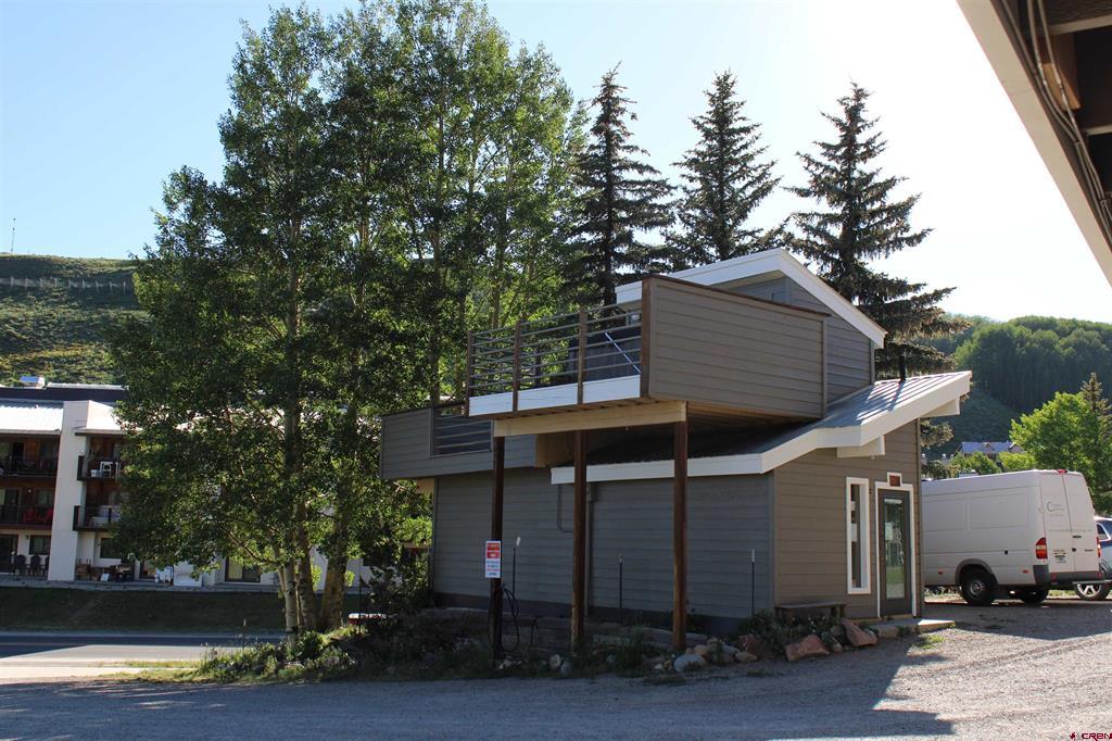 710 Gothic Road Property Photo 3