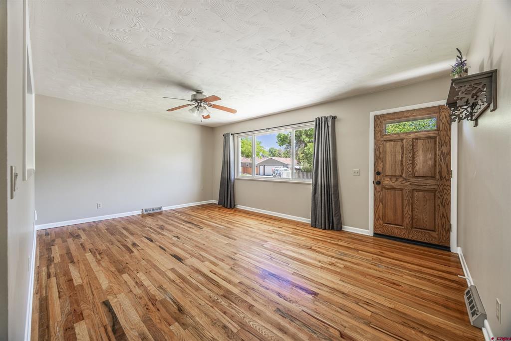 801 York Street Property Photo 5