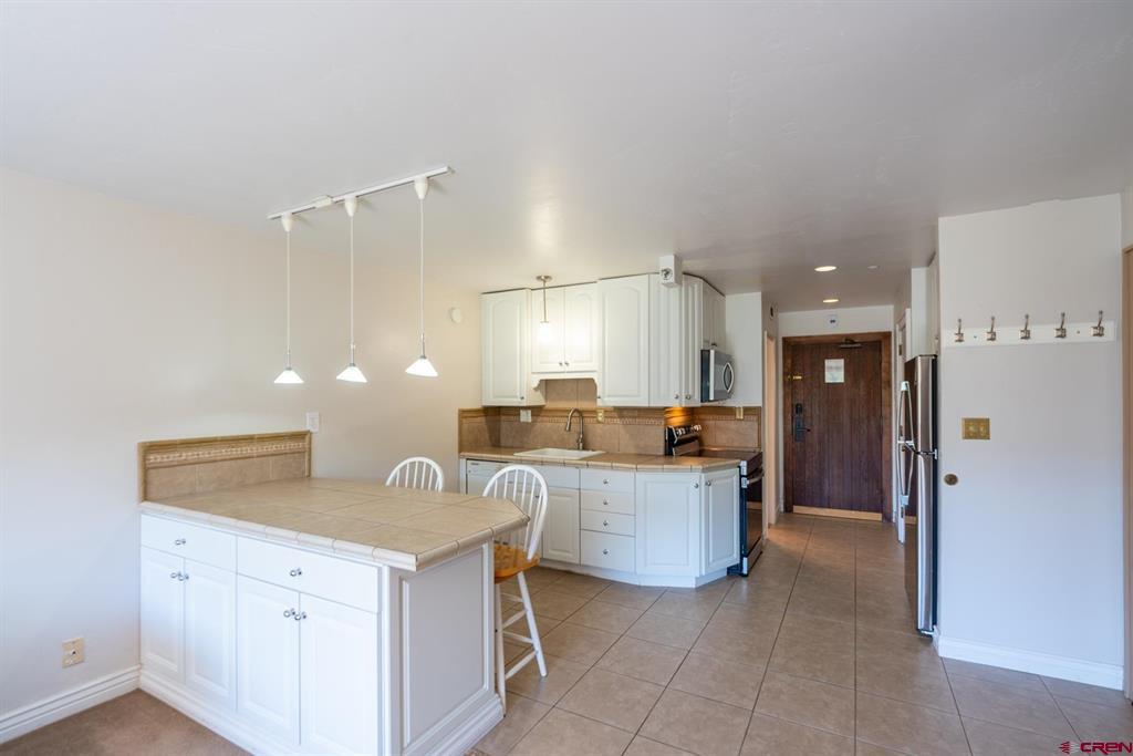 314 N Tamarron Drive Property Photo 6