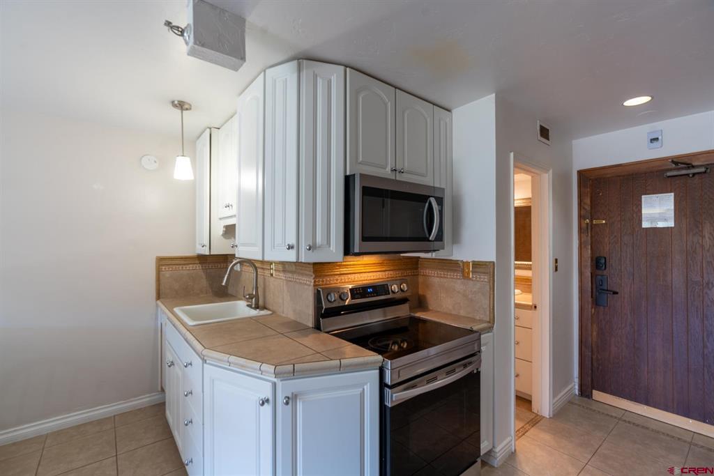 314 N Tamarron Drive Property Photo 8