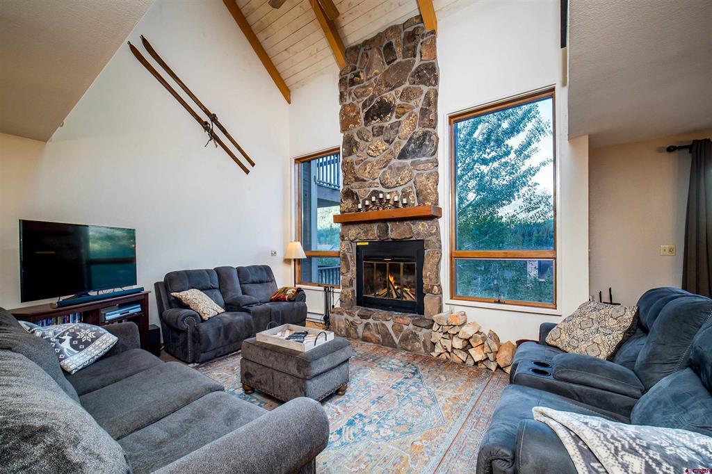 50827 Highway 550 Property Photo 2