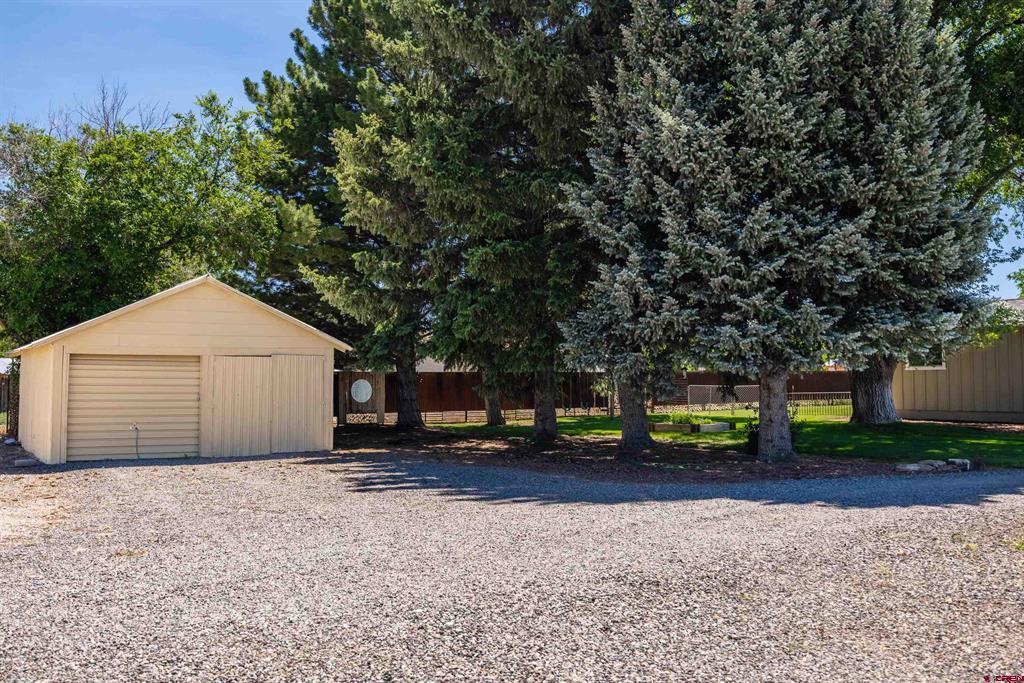 21071 Uncompahgre Road Property Photo 3