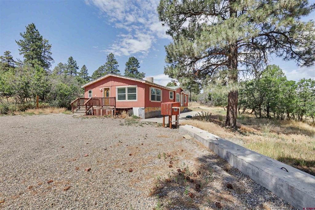 231 Blue Jay Circle Property Photo 3