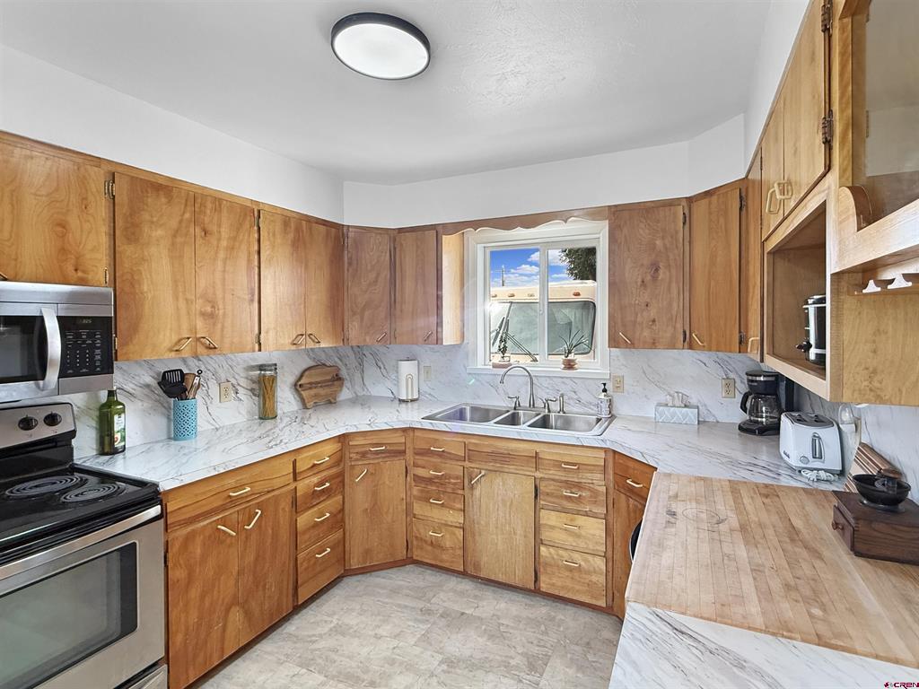 1403 Bluff Street Property Photo 14