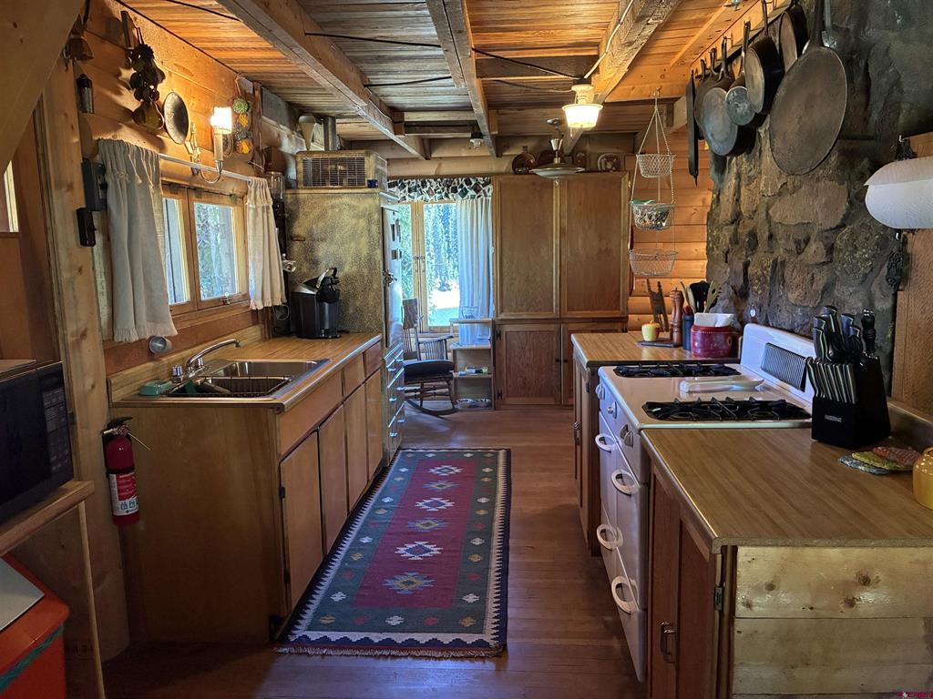21333 College Drive Property Photo 7