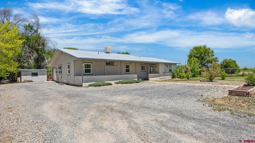 14037 G Road Property Photo 2