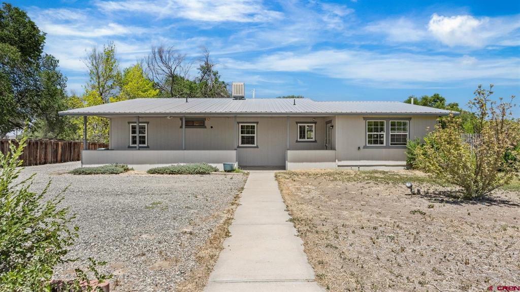 14037 G Road Property Photo 4