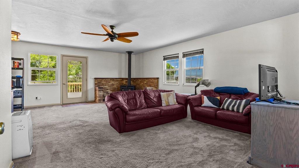 14037 G Road Property Photo 7
