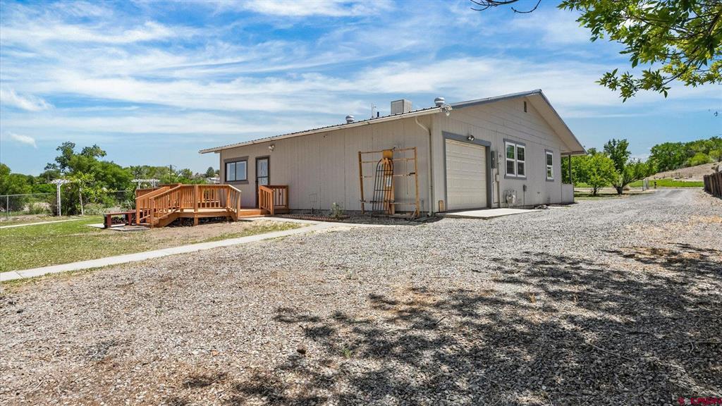 14037 G Road Property Photo 28
