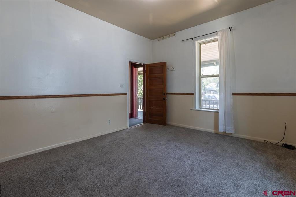 558 E 4th Avenue Property Photo 23