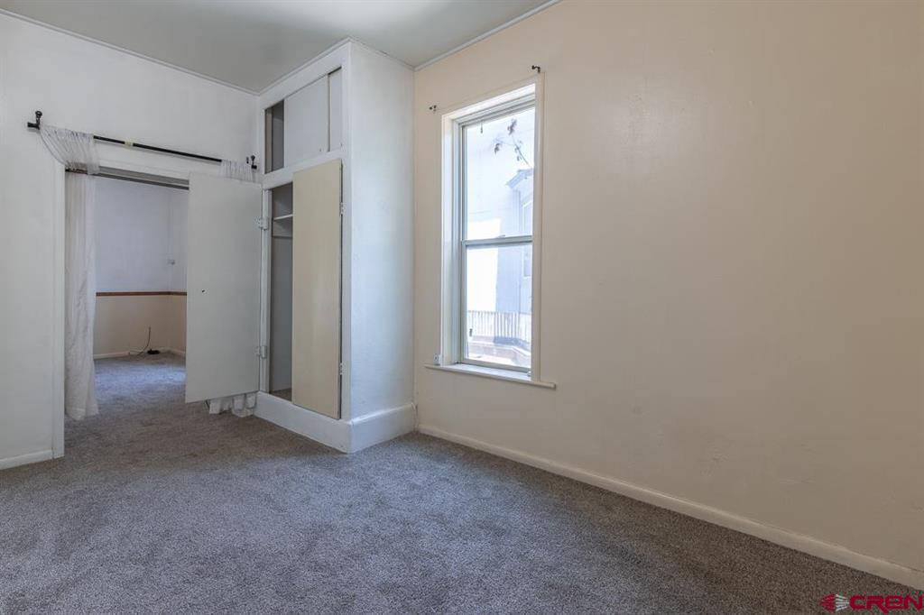 558 E 4th Avenue Property Photo 35