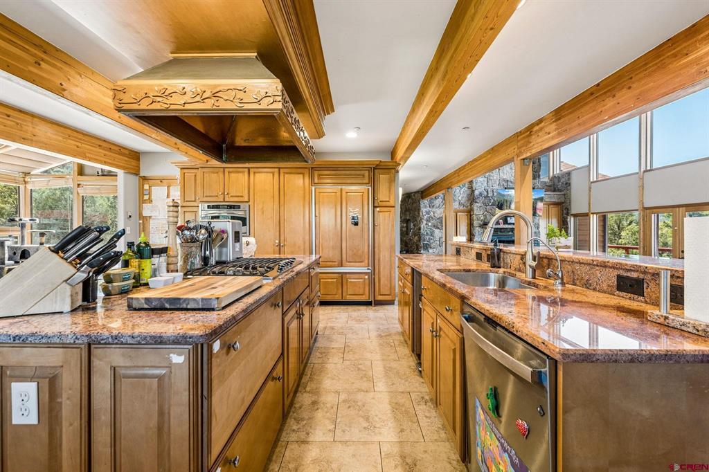 1022 Heritage Road Property Photo 5