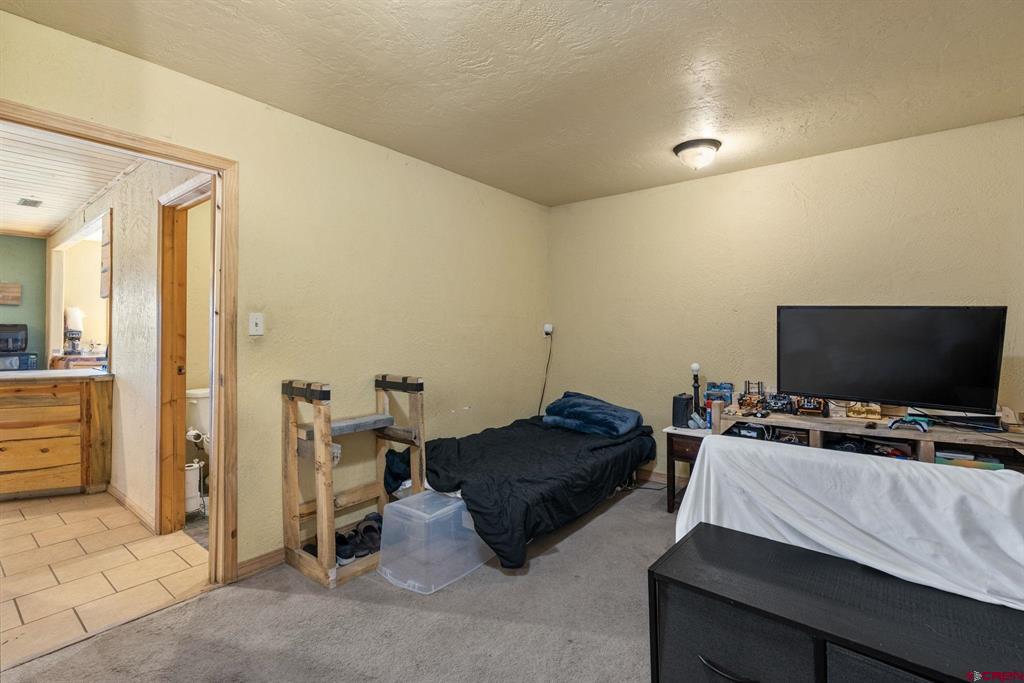 2303 S Broadway Property Photo 9
