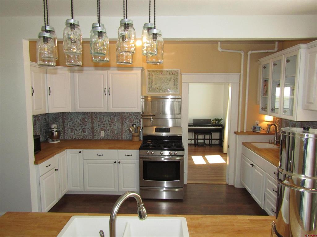 245 Dunham Street Property Photo 4