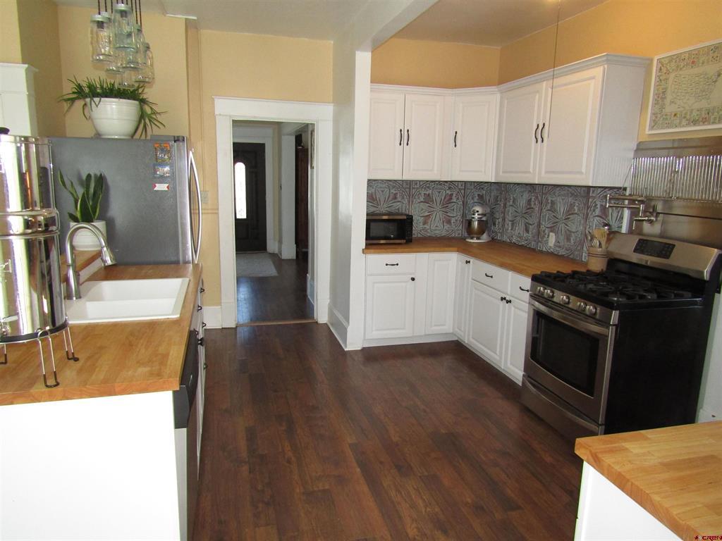 245 Dunham Street Property Photo 5