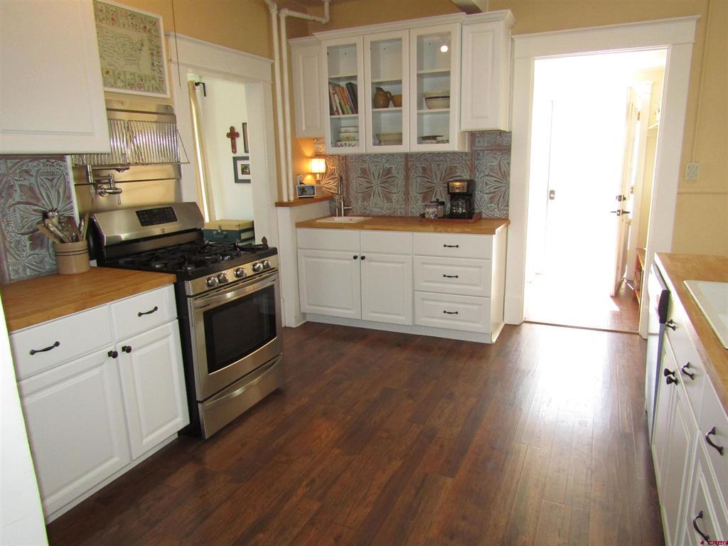 245 Dunham Street Property Photo 6