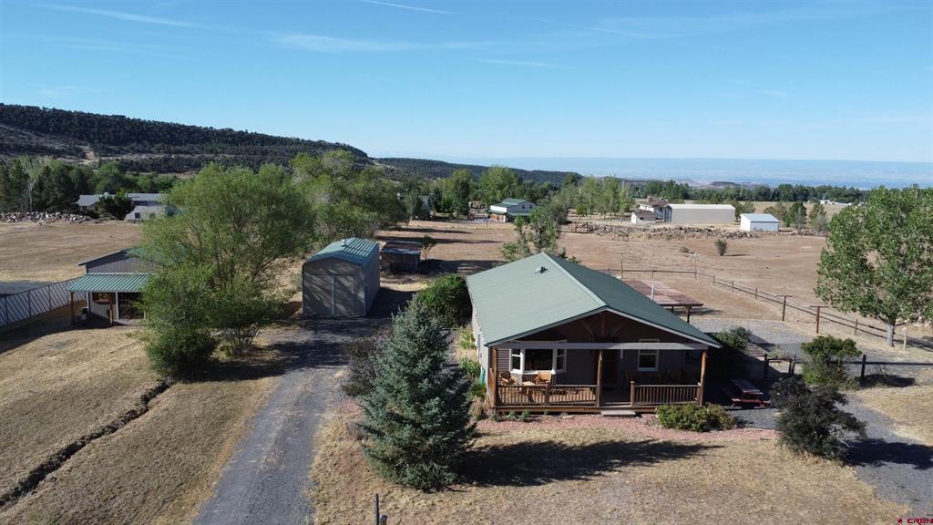 1025 NE Indian Camp Avenue Property Photo 1