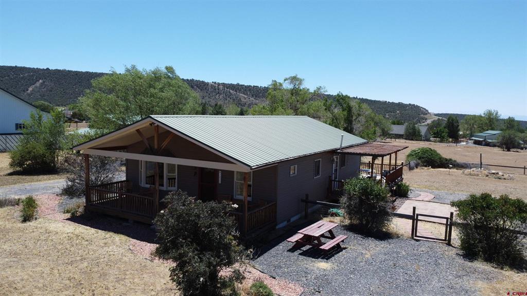 1025 Ne Indian Camp Avenue Property Photo 9