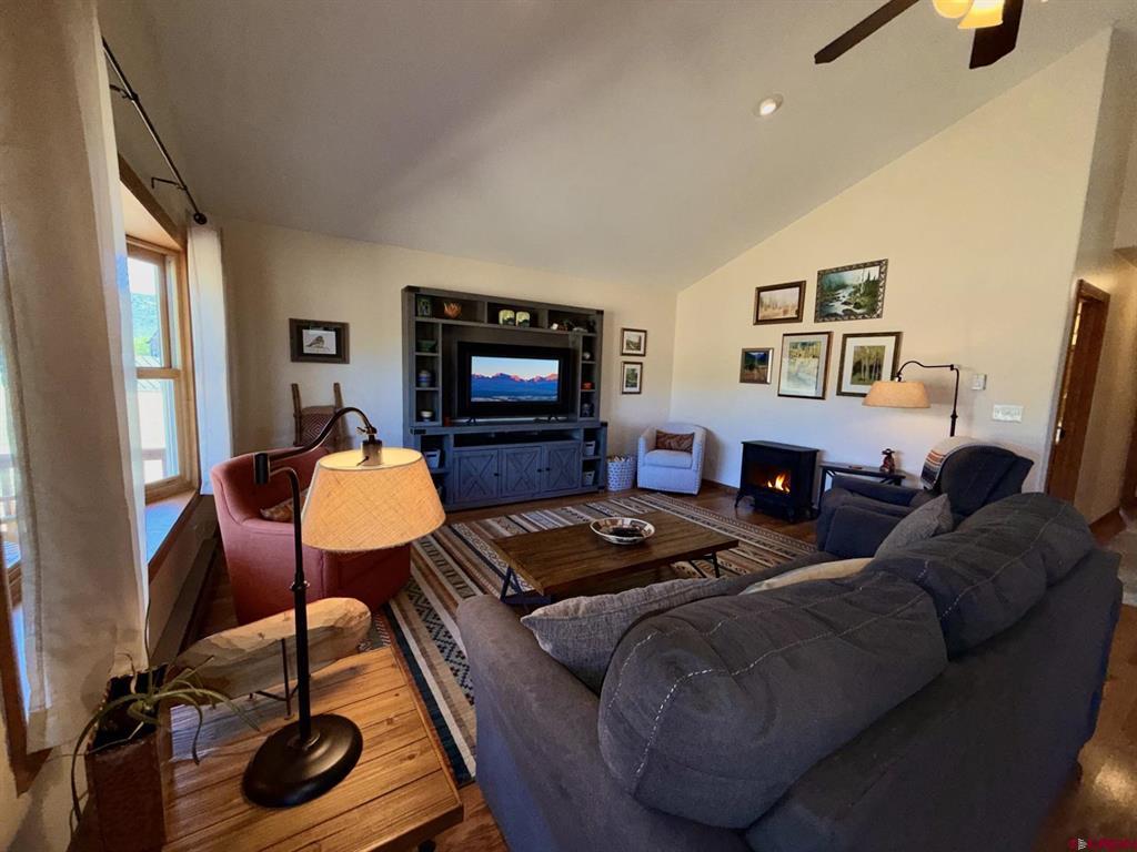 1025 Ne Indian Camp Avenue Property Photo 14