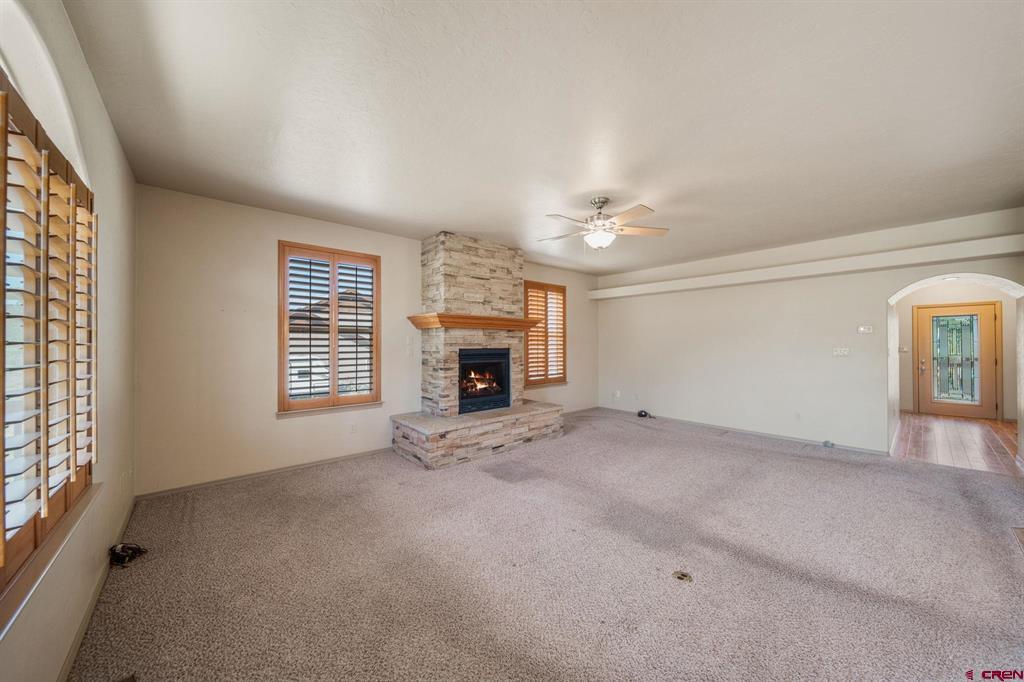 402 Dove Ranch Road Property Photo 8