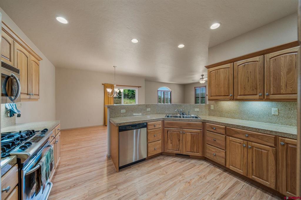 402 Dove Ranch Road Property Photo 11