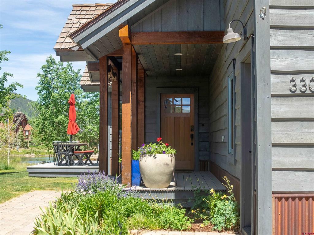 330 Larkspur Loop Property Photo 3