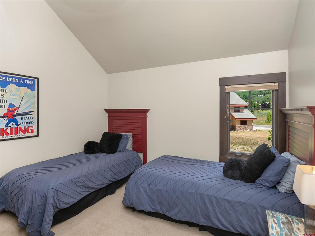 330 Larkspur Loop Property Photo 32