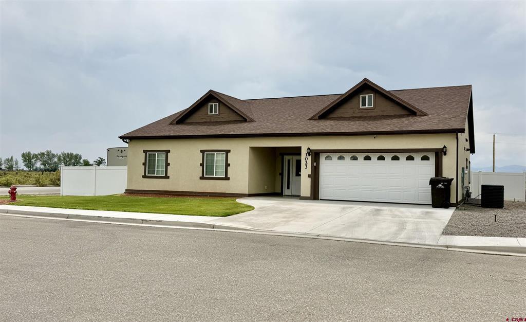 1023 Seco Place Property Photo 28