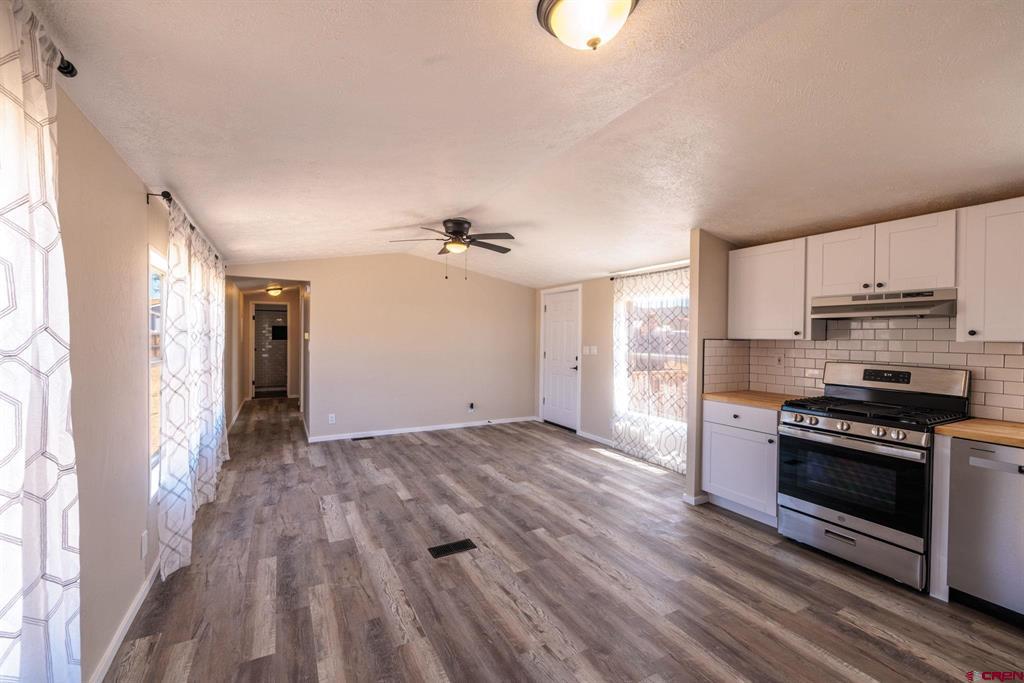 456 N Willow Property Photo 6