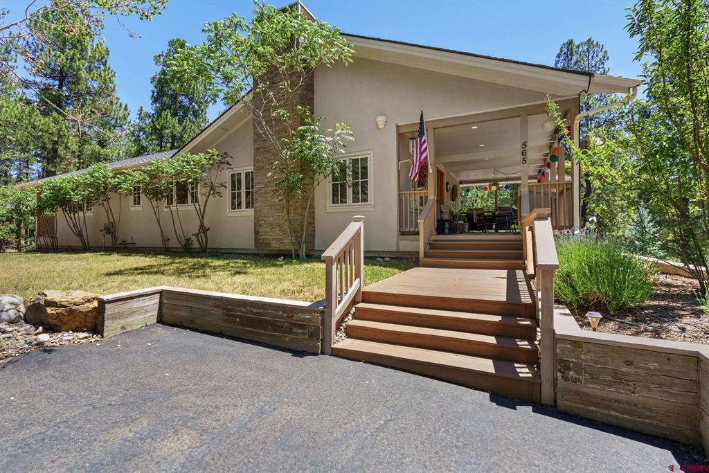 565 Iron King Property Photo 4