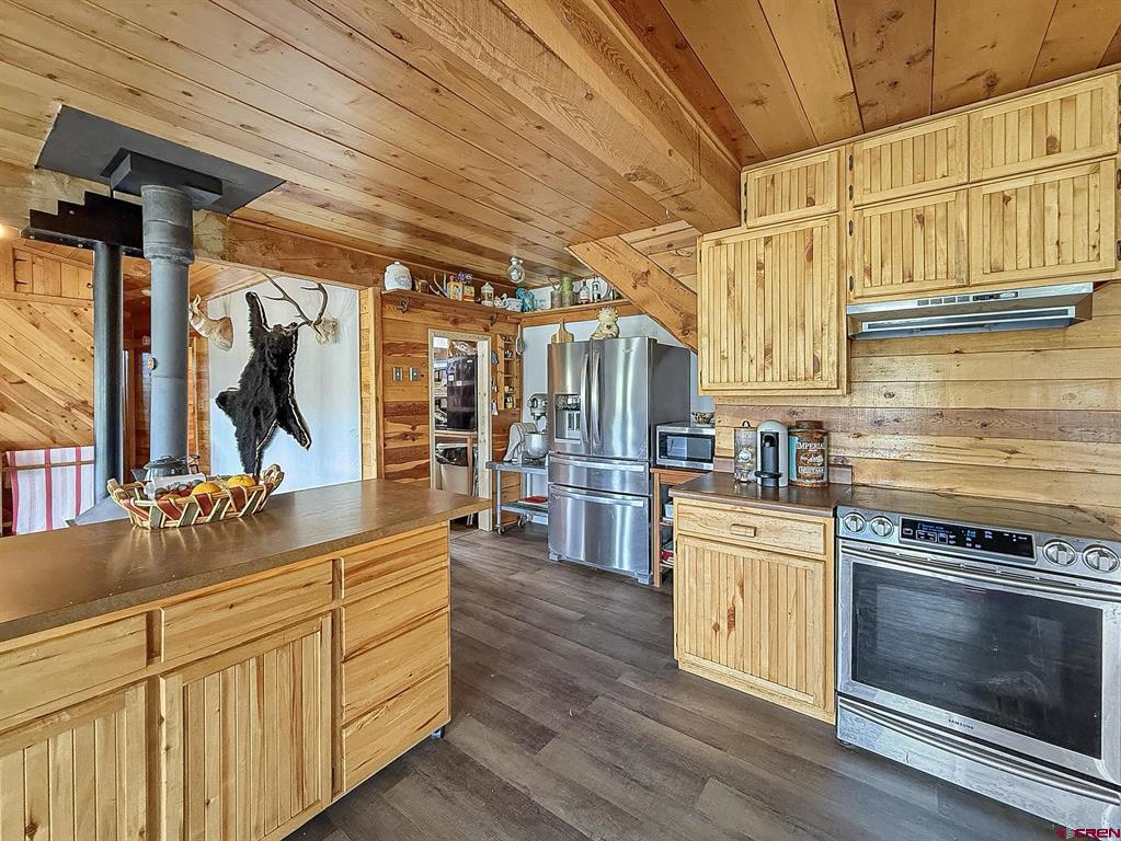 81438 92 Highway Property Photo 10