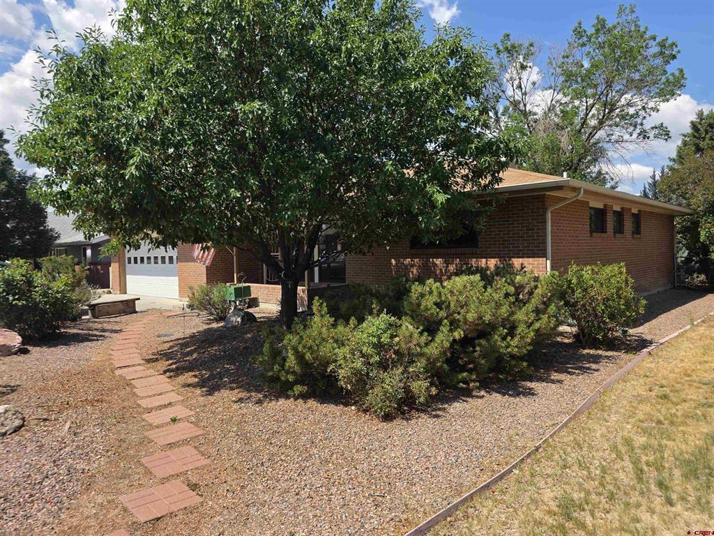 1630 Manchester Drive Property Photo 4