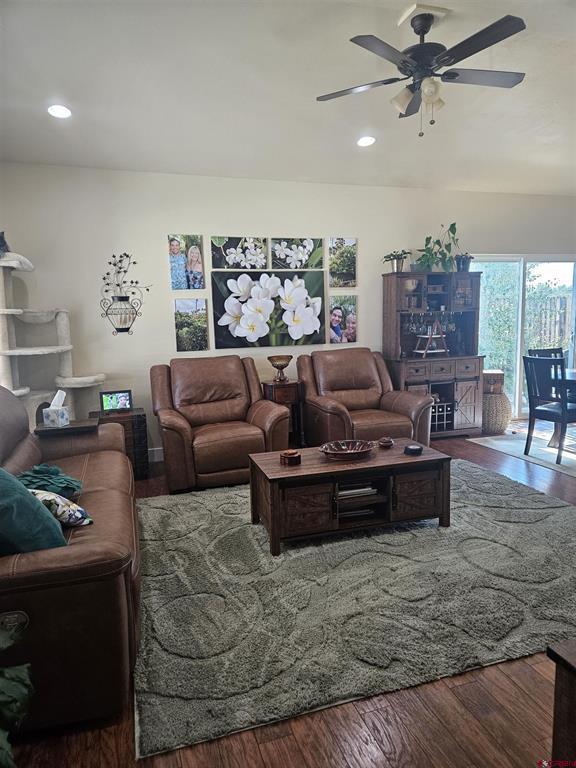1618 S Taylor Circle Property Photo 4