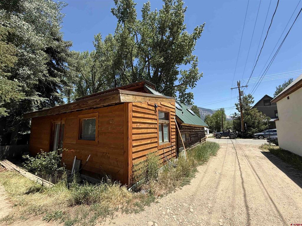 405 First Street Property Photo 6