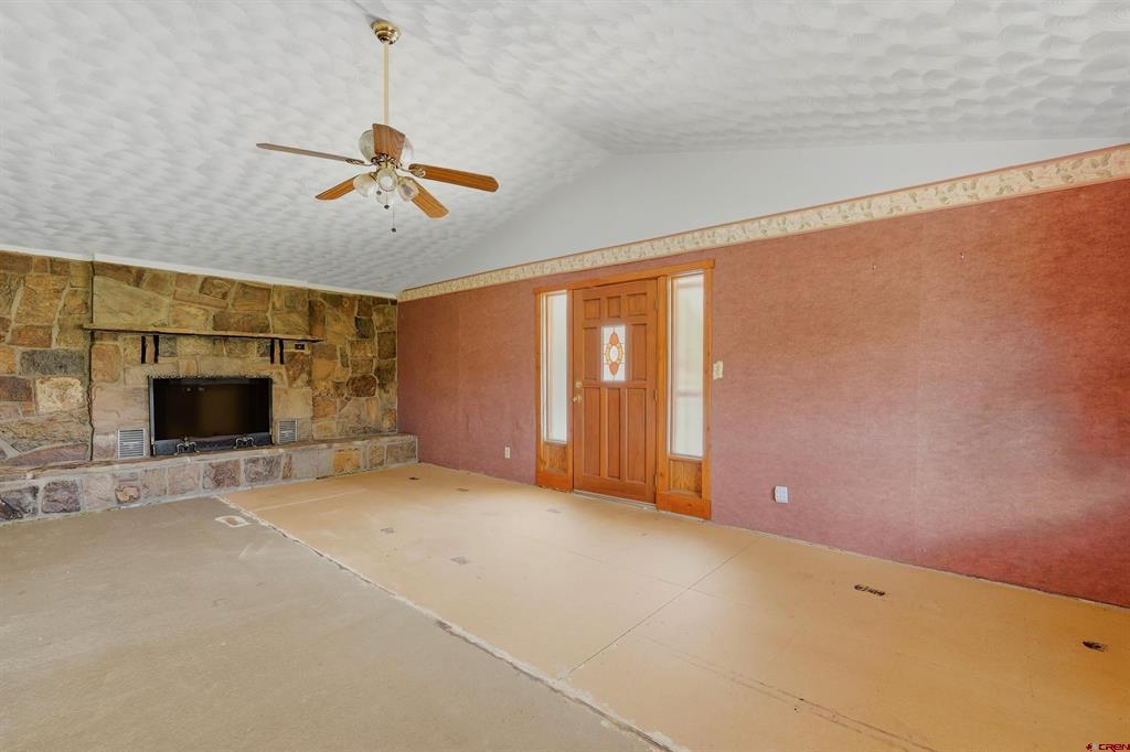 1109 E 1st Street Property Photo 7