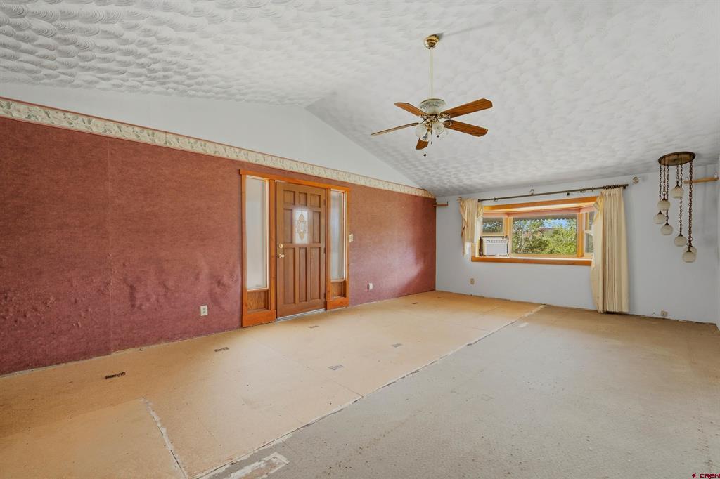 1109 E 1st Street Property Photo 9