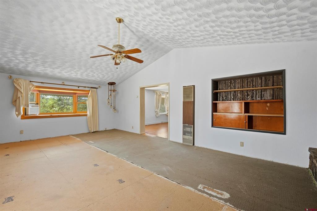 1109 E 1st Street Property Photo 10