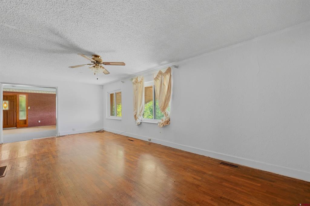 1109 E 1st Street Property Photo 12